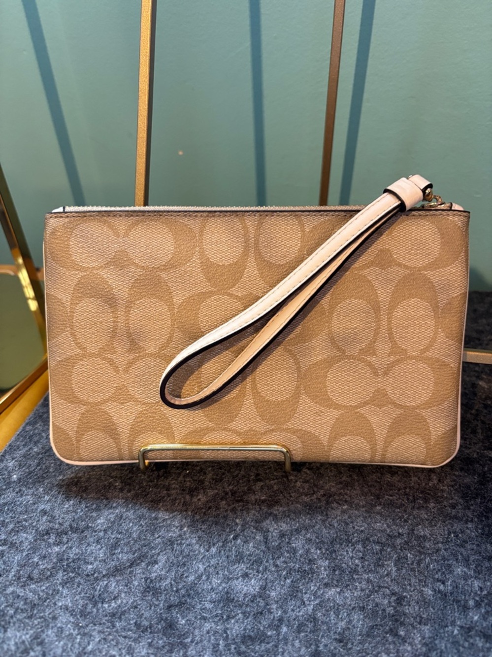 Coach wristlet - Picture 2 of 3